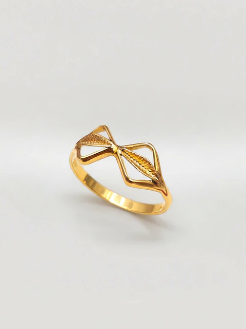 Anillo Estilo Cinta Esencia Oro 18k