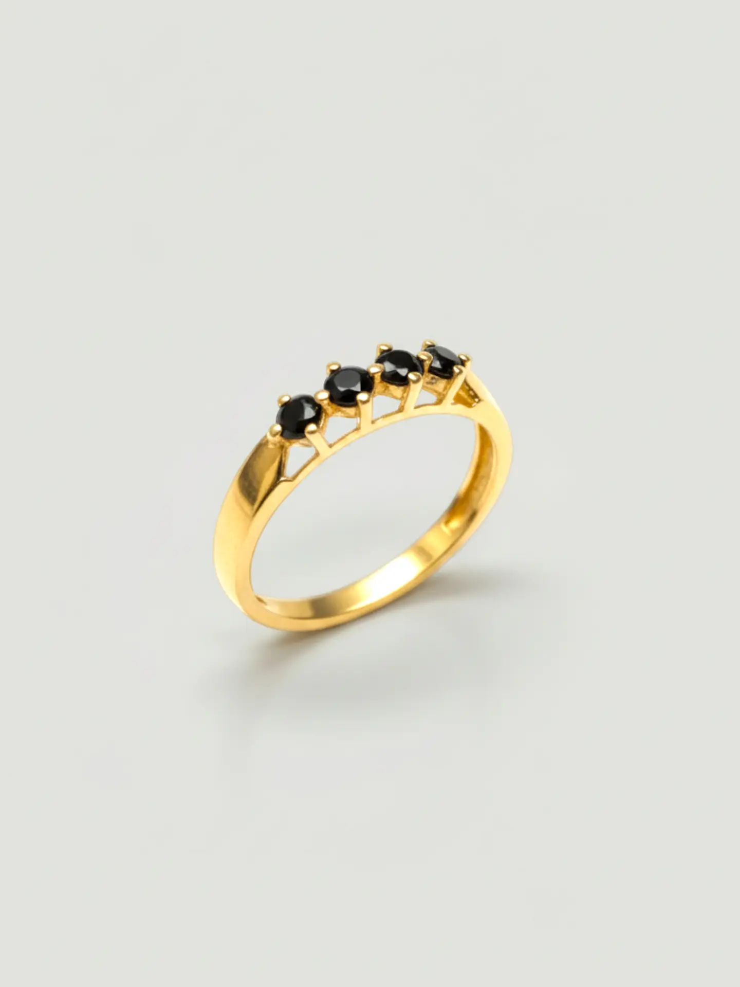 Anillo Medio Cintillo Ónix Místico Oro 18k 1