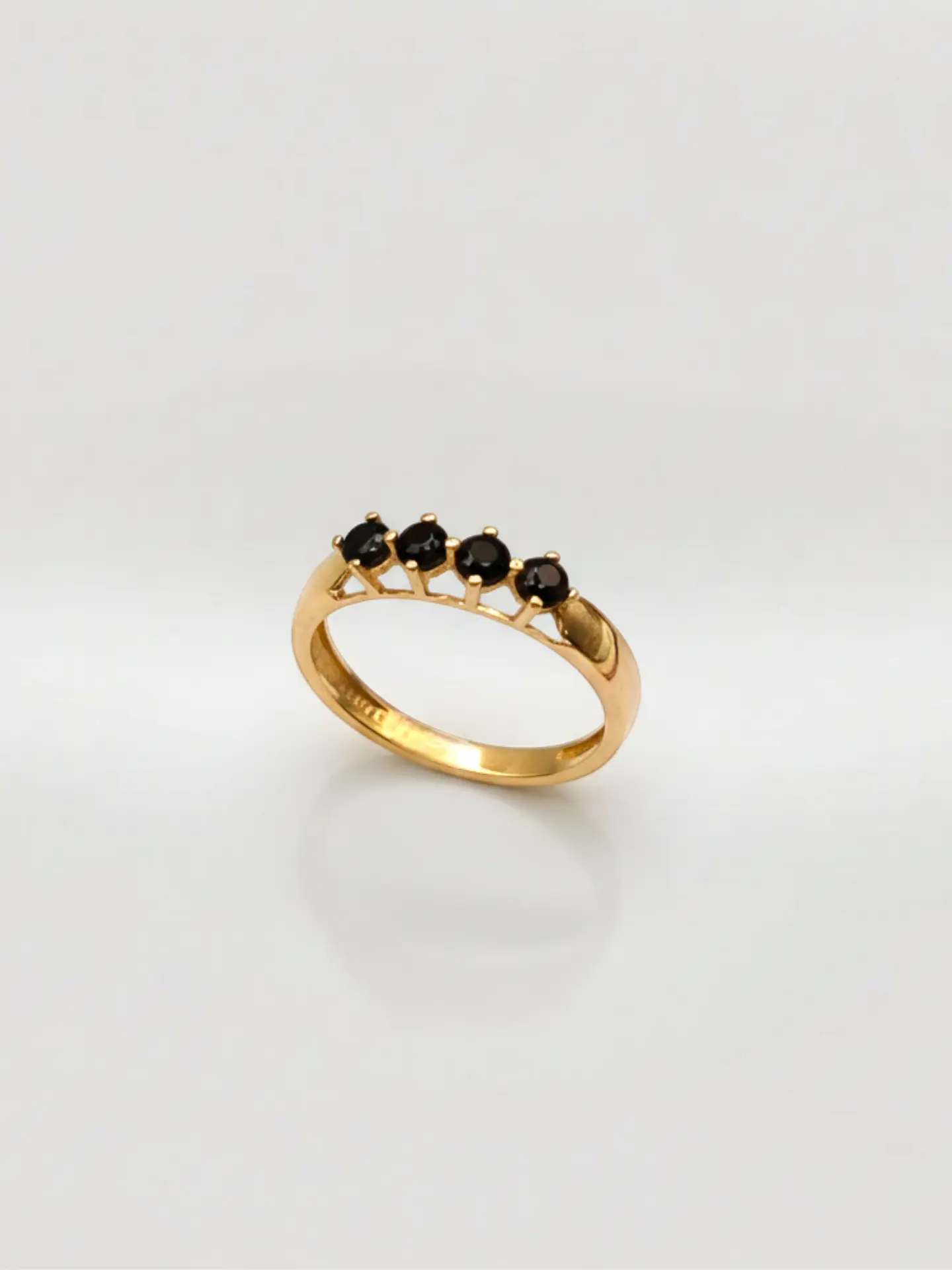 Anillo Medio Cintillo Ónix Místico Oro 18k 4