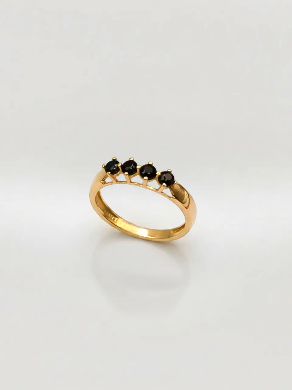 Anillo Medio Cintillo Ónix Místico Oro 18k 4