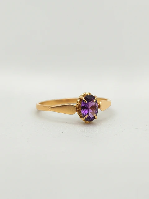 Anillo Chatón Oval de Amatista Oro 18k