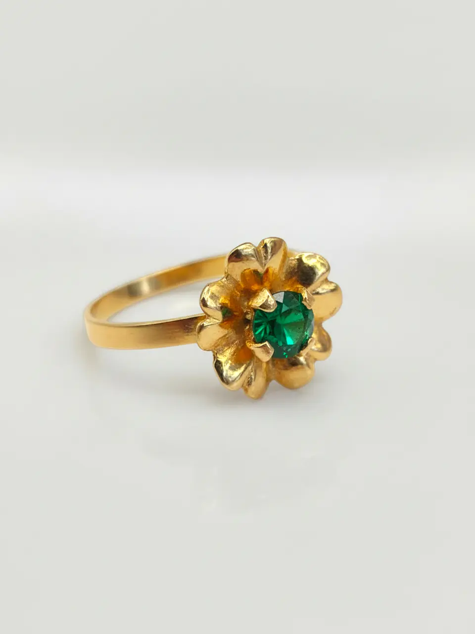 Anillo Flor de Mayo de Esmeralda Oro 18k 5