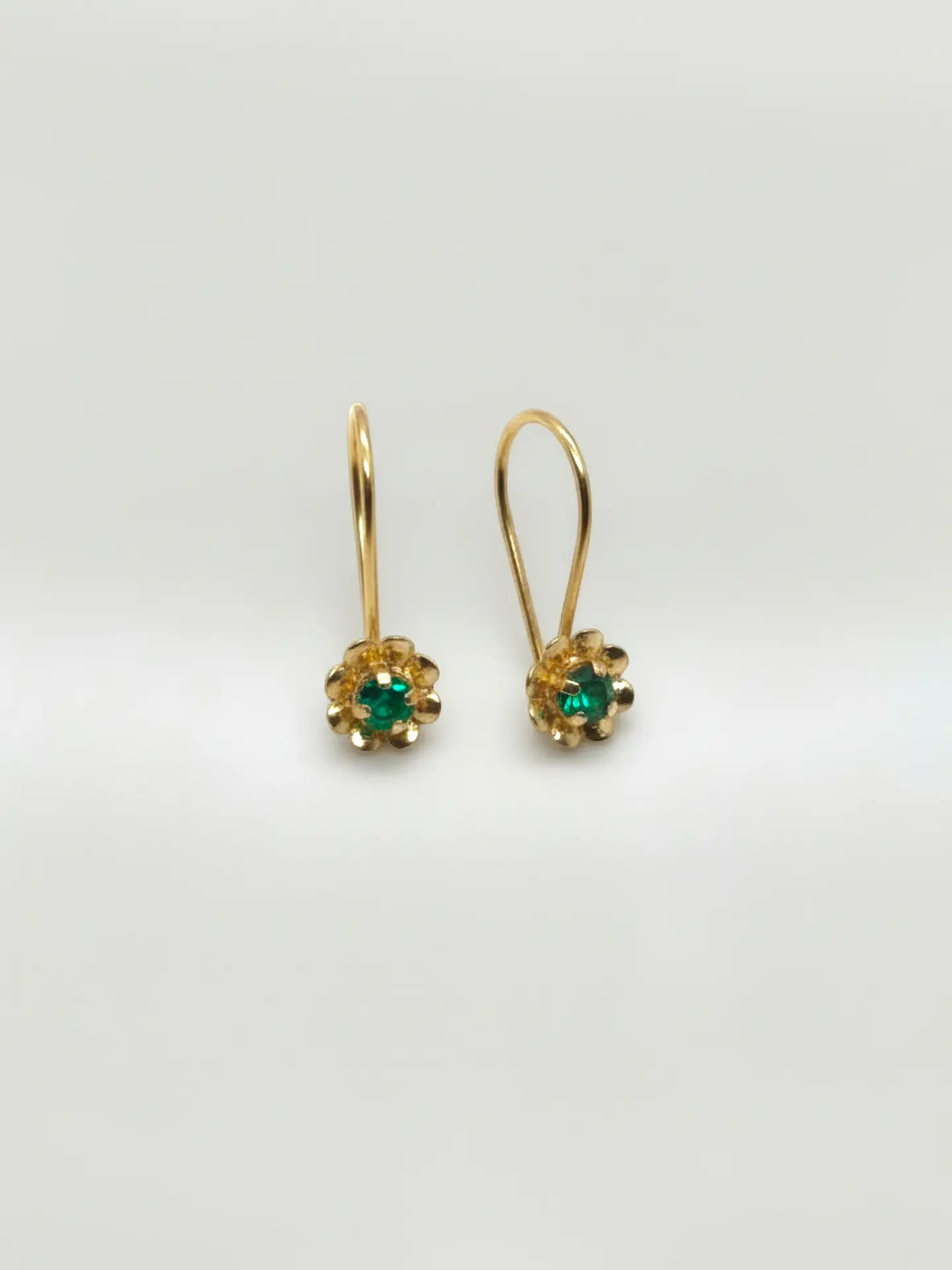 Aros Flor de Mayo de Esmeralda Oro 18k 1