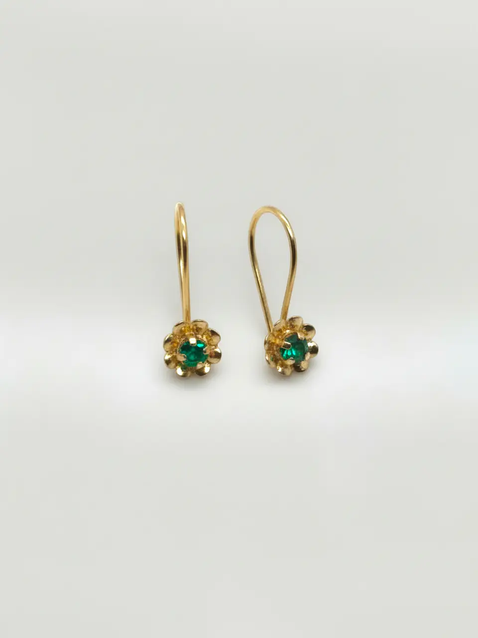 Aros Flor de Mayo de Esmeralda Oro 18k 1