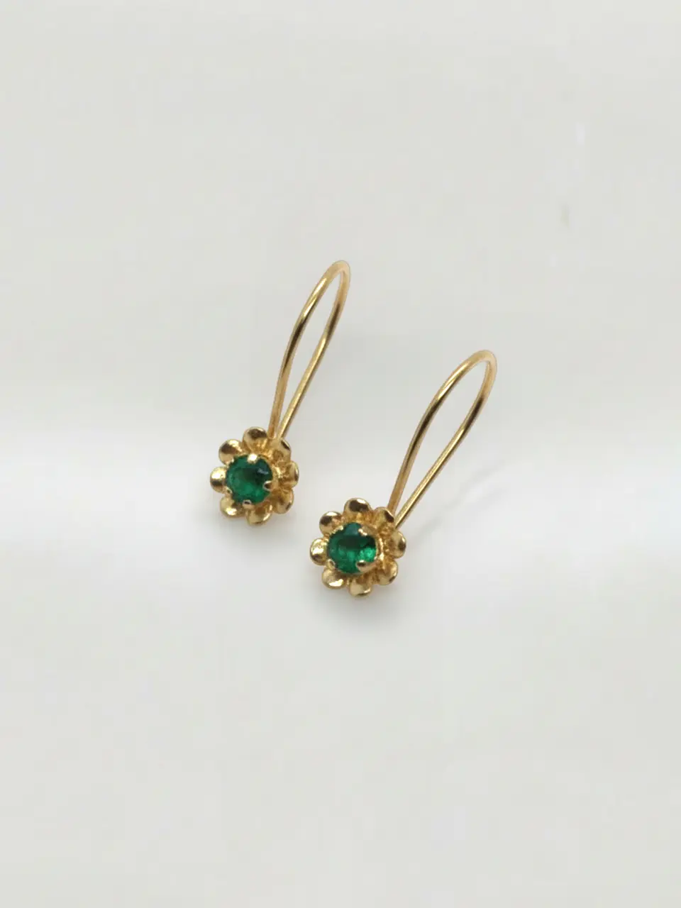 Aros Flor de Mayo de Esmeralda Oro 18k 3