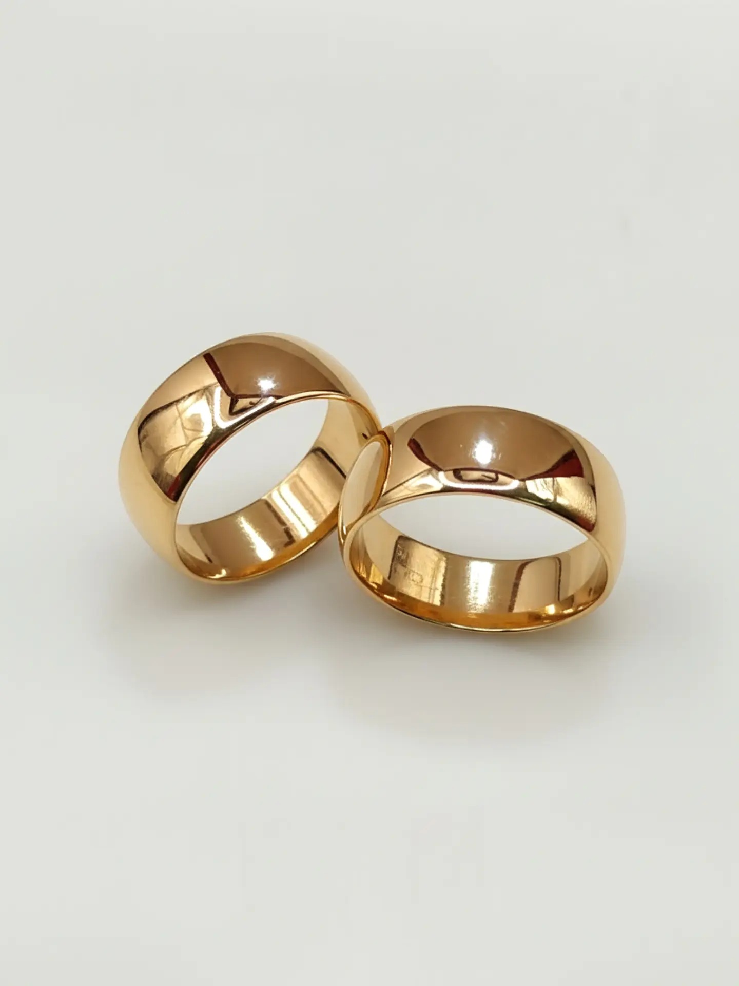 Argollas Tradición Media Caña 8 mm Oro 18k 3