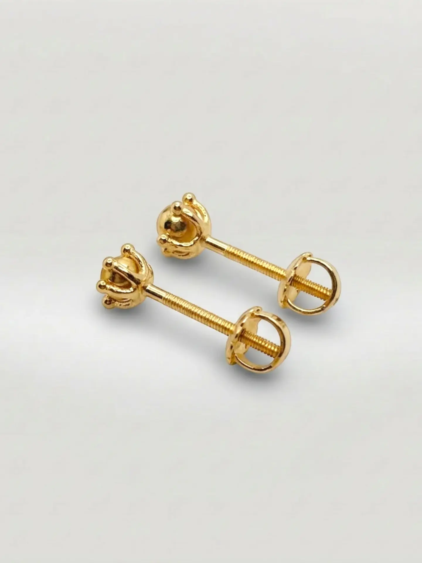 Aros Pistilo Esfera Clásica Oro 18k 2