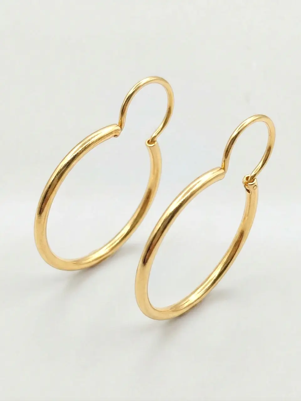 Aros Argolla Tubo con Broche de Gala Oro 18k 2