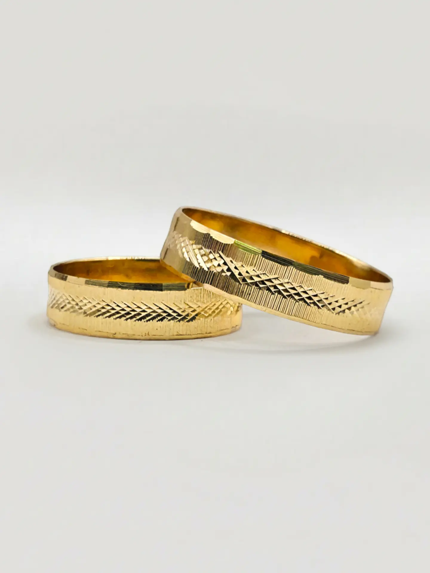 Argollas Nupciales Diseño Exclusivo 5 mm Oro 18k 1