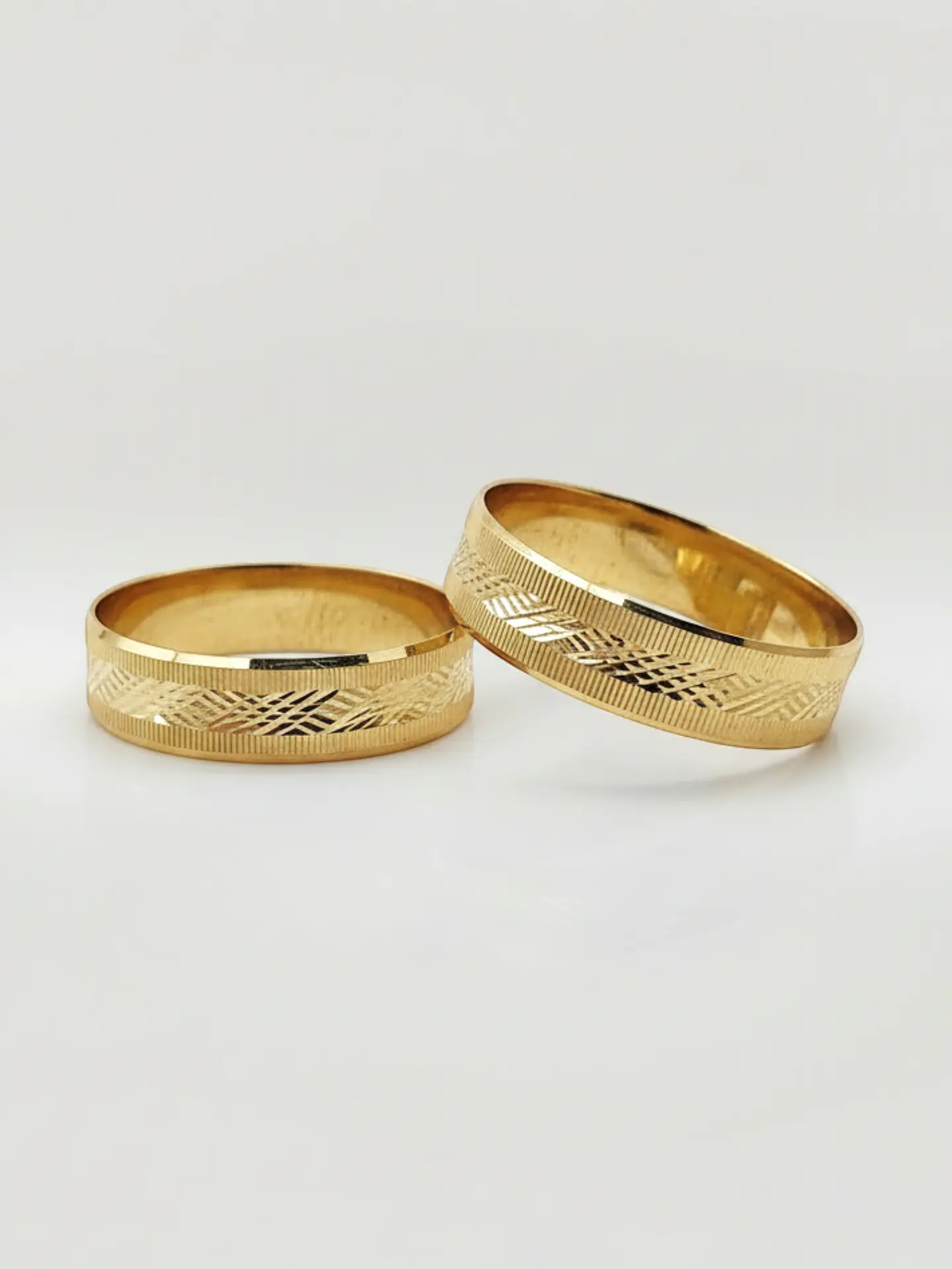 Argollas Nupciales Diseño Exclusivo 5 mm Oro 18k 2