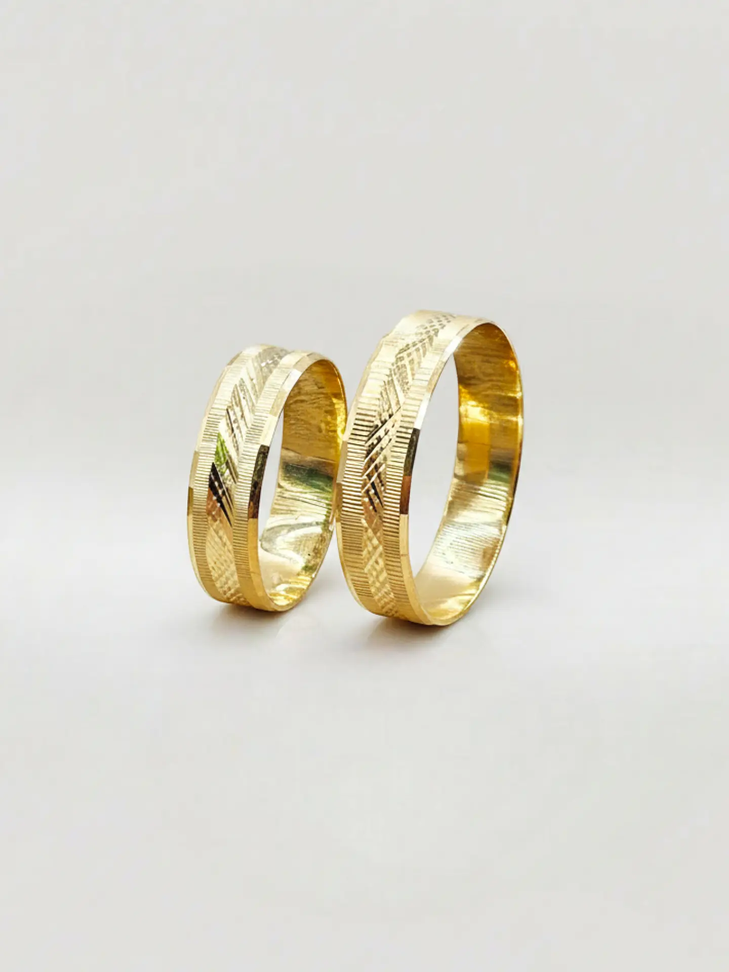 Argollas Nupciales Diseño Exclusivo 5 mm Oro 18k 6