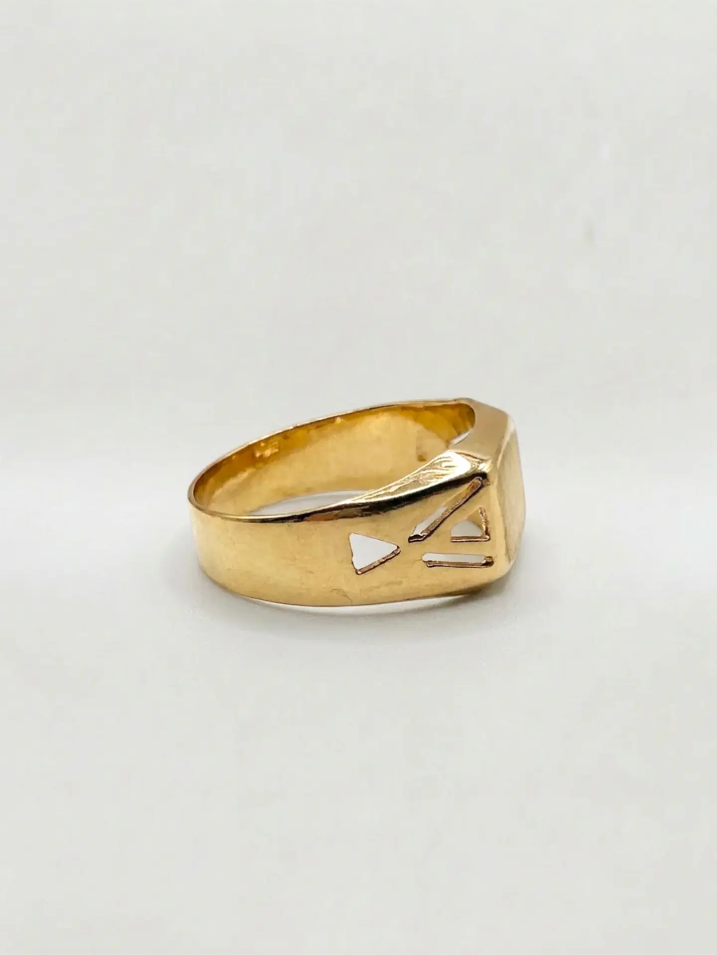 Anillo Sello Vanguardia Calada Oro 18k 2