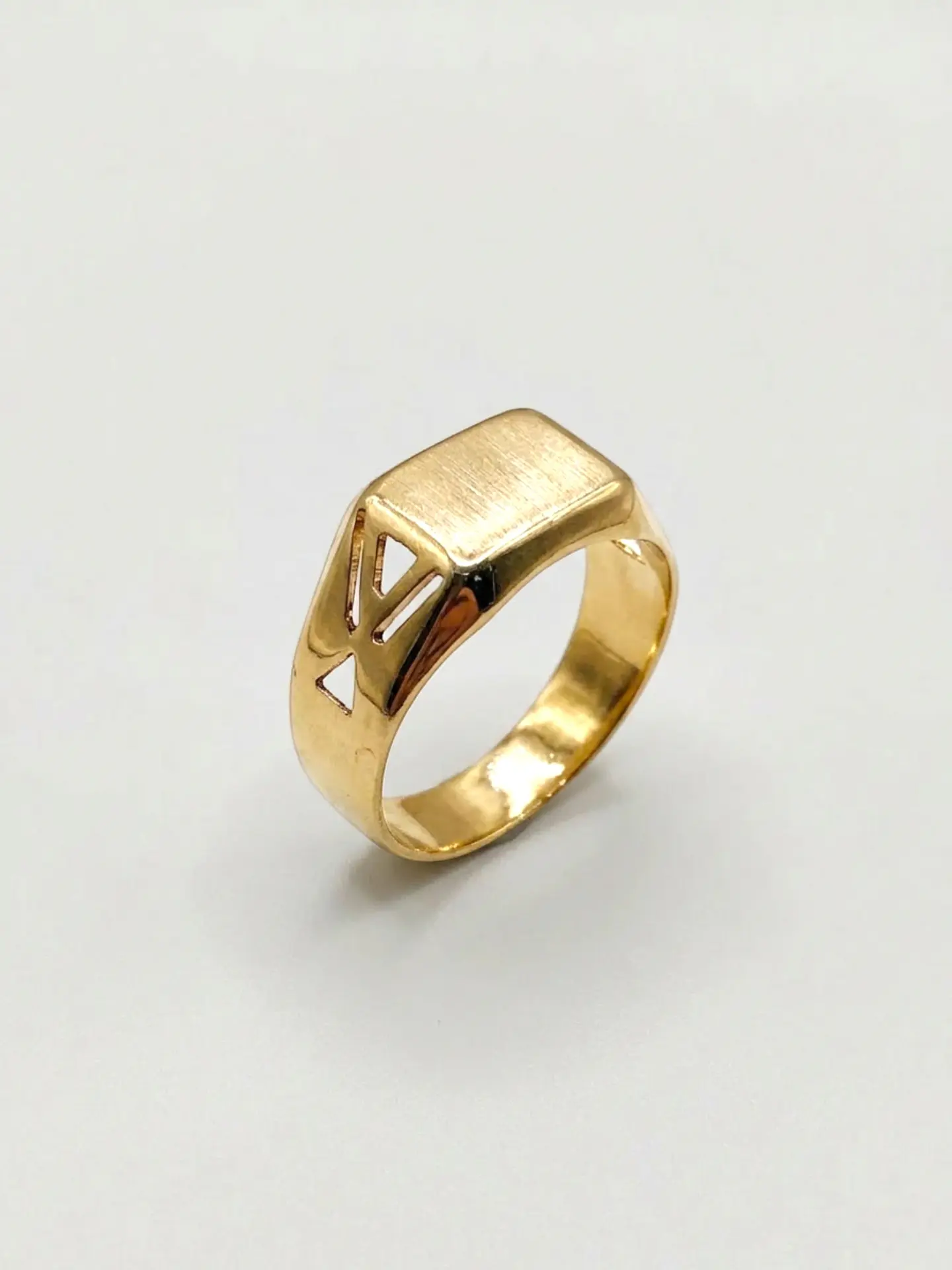 Anillo Sello Vanguardia Calada Oro 18k 3