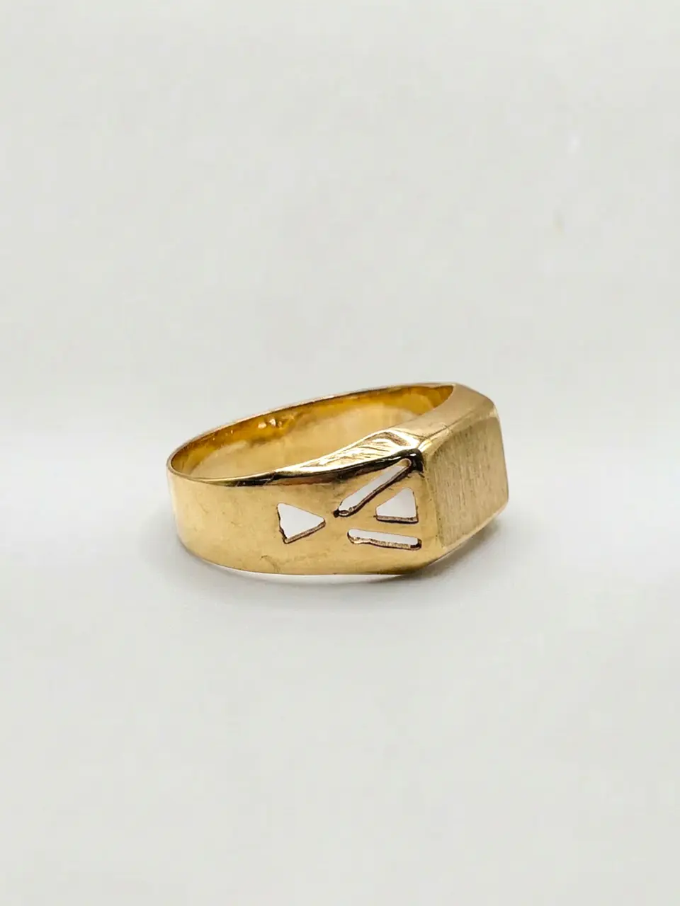 Anillo Sello Vanguardia Calada Oro 18k 5