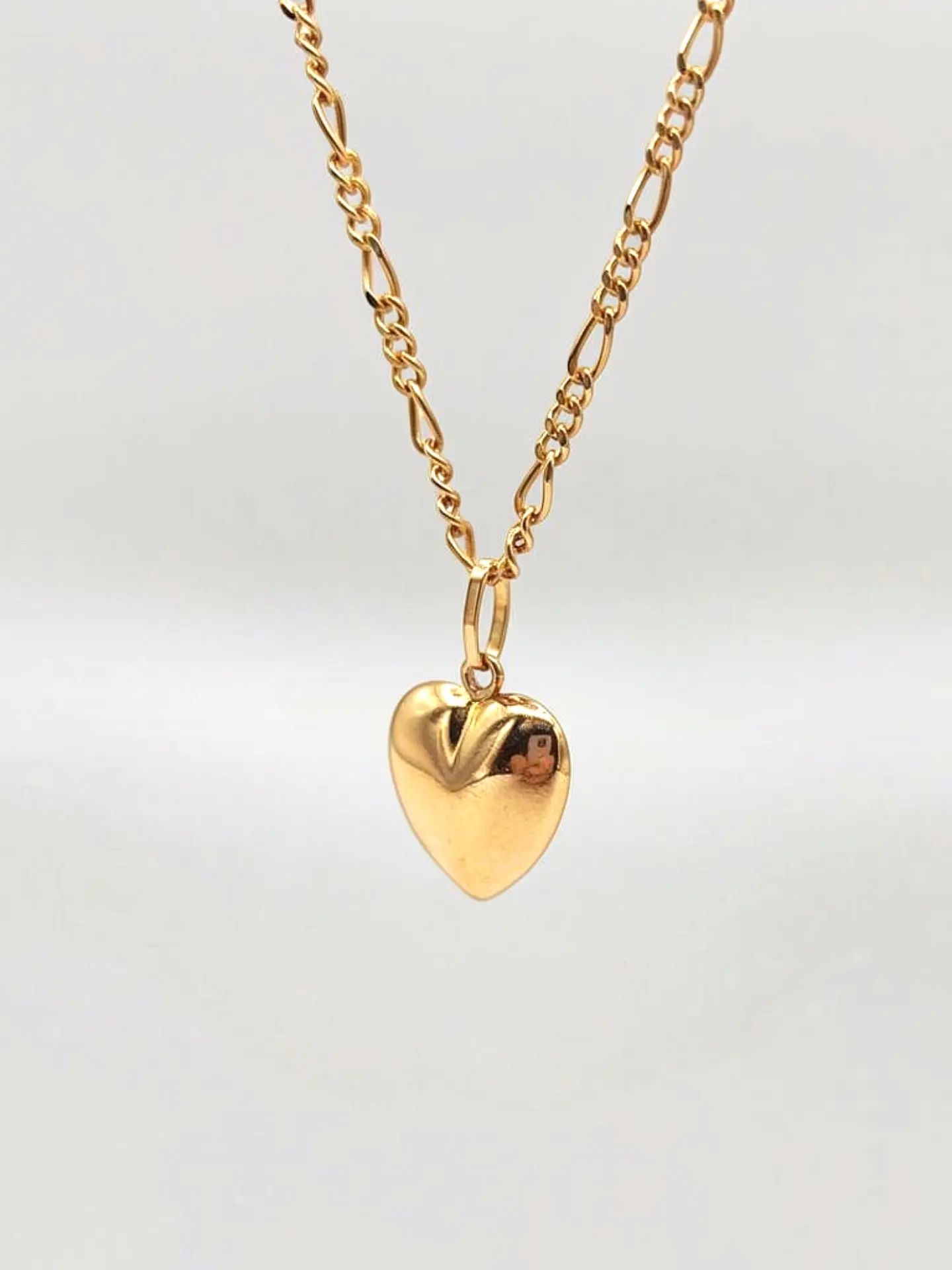 Cadena Cartier Corazón en Relieve Majestuoso Oro 18k 4
