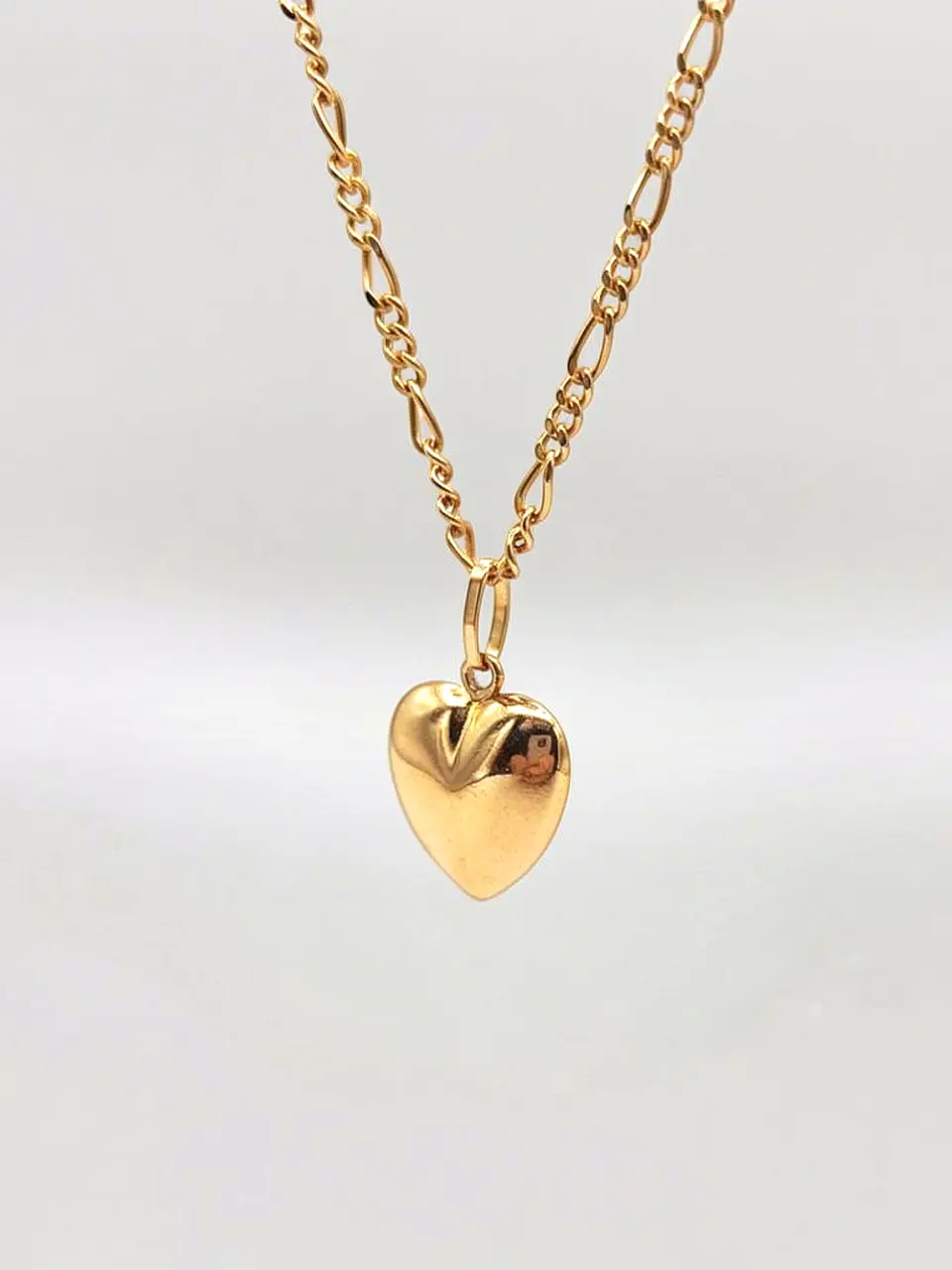 Cadena Cartier Corazón en Relieve Majestuoso Oro 18k 4