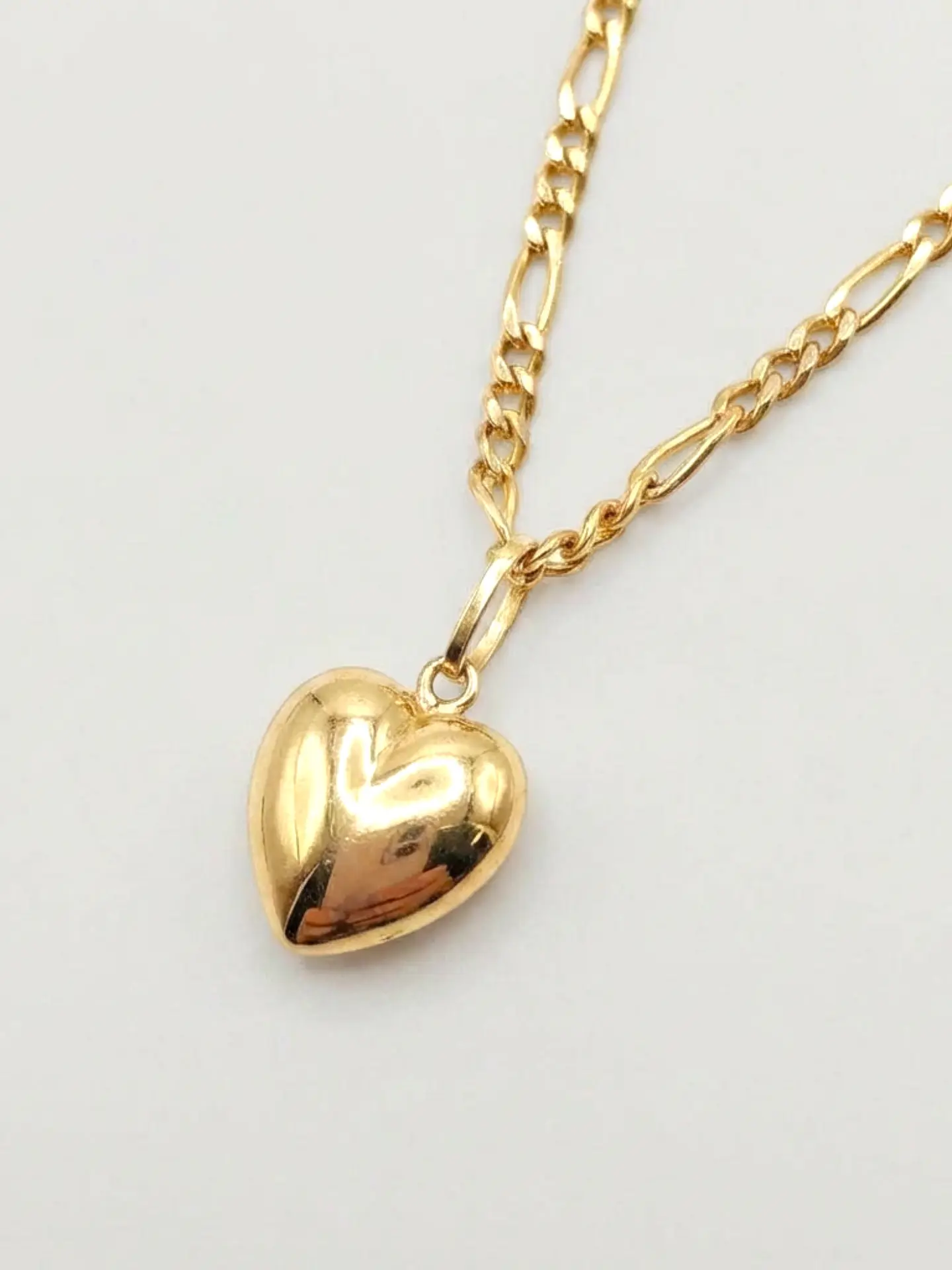 Cadena Cartier Corazón en Relieve Majestuoso Oro 18k 2