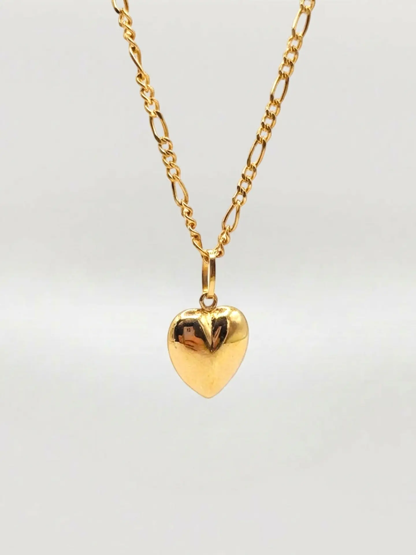 Cadena Cartier Corazón en Relieve Majestuoso Oro 18k 5