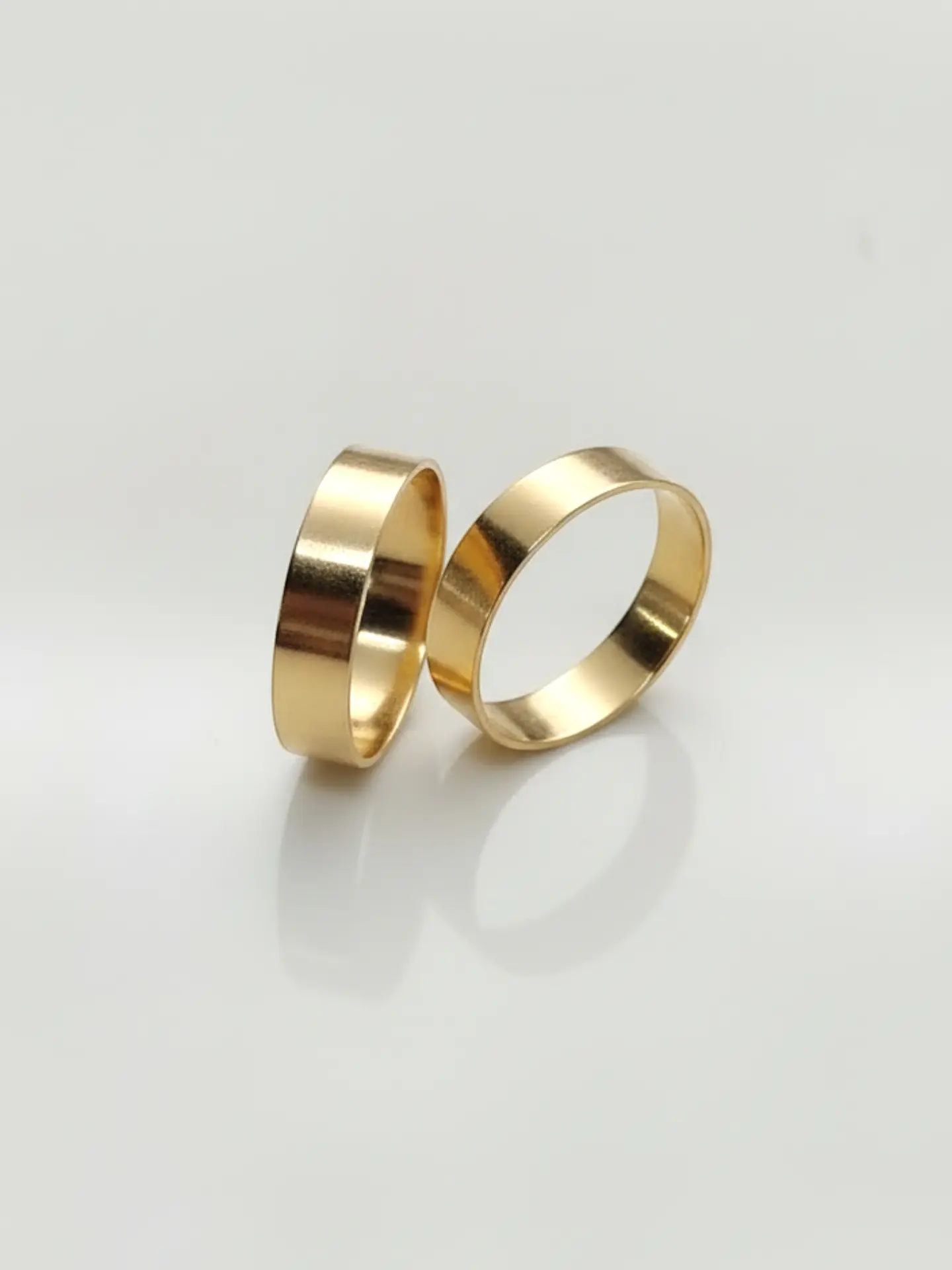 Argollas de Diseño Plano 4 mm Oro 18k 4