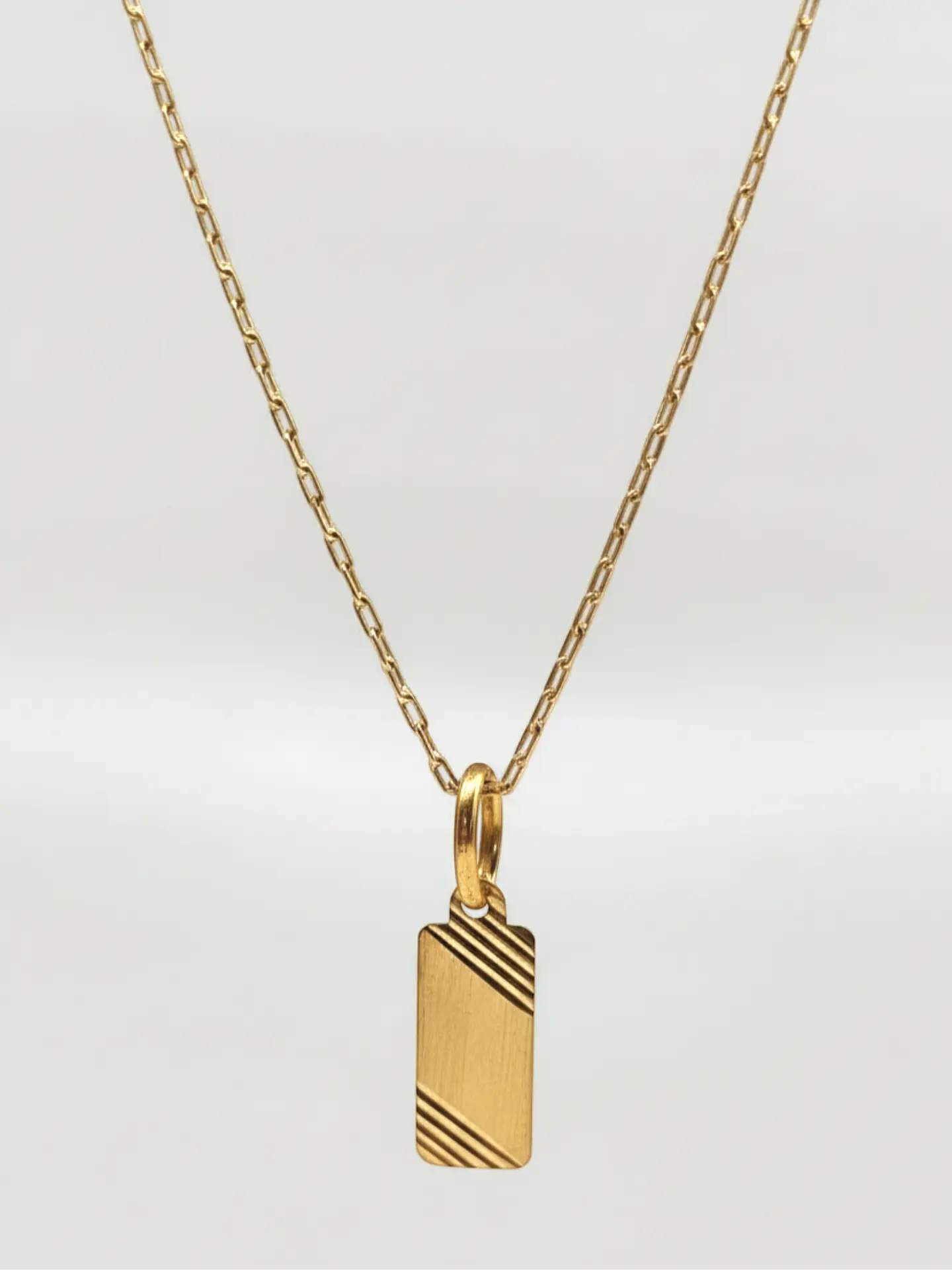 Cadena Identidad con Placa Esencia Oro 18k 1