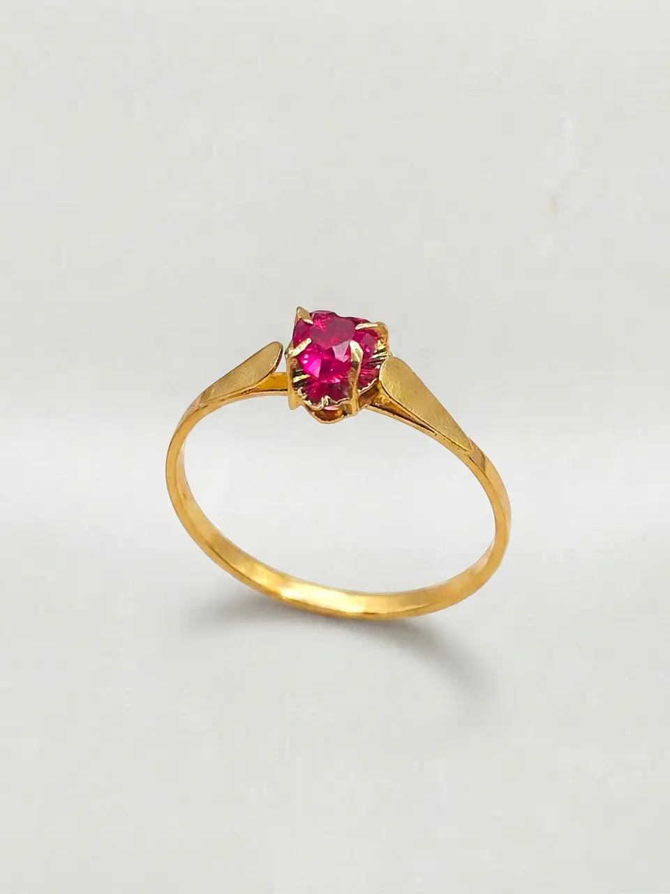 Anillo Chatón Corazón de Rubí Esencia Oro 18k 4