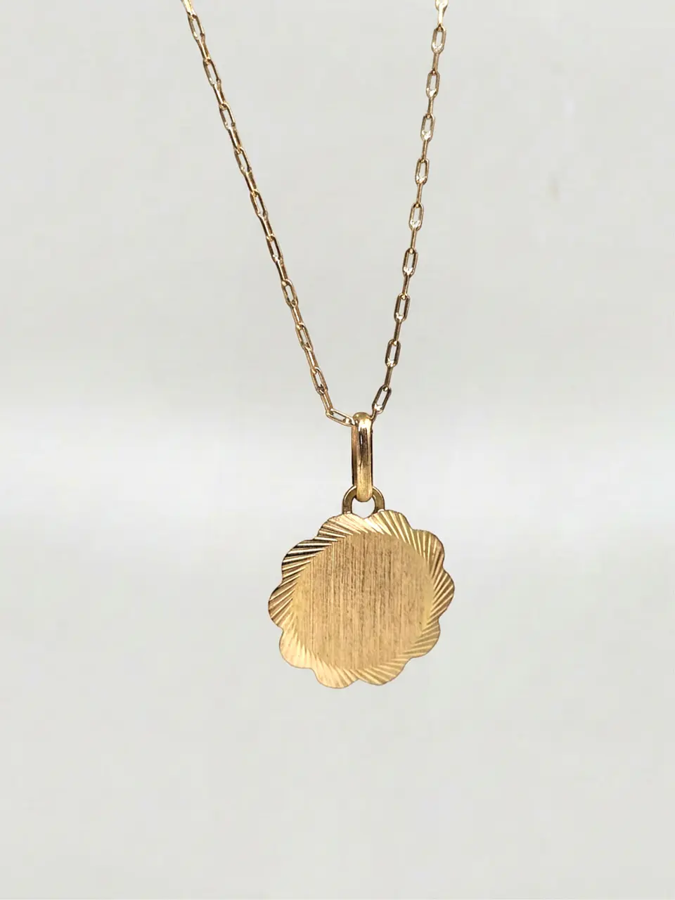 Cadena Disco Flor de Mayo Distinción Oro 18k 2