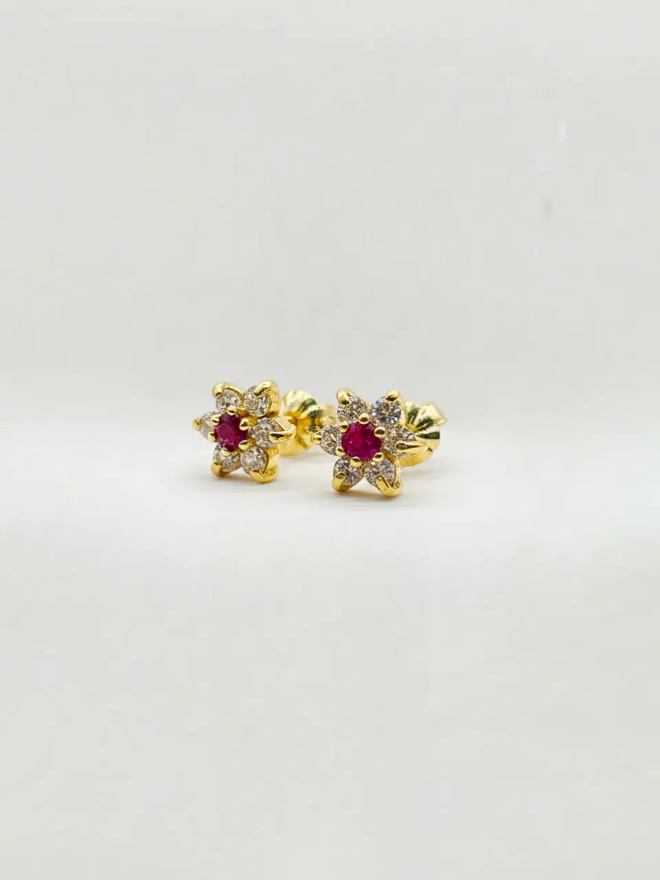 Aros Roseta Rubí de Realeza Grande Oro 18k 3