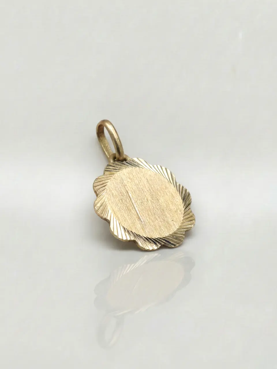 Colgante Disco Flor de Mayo Distinción Oro 18k 4