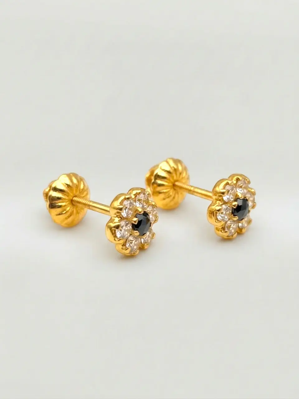 Aros Flor de Ónix y Circones Oro 18k 2