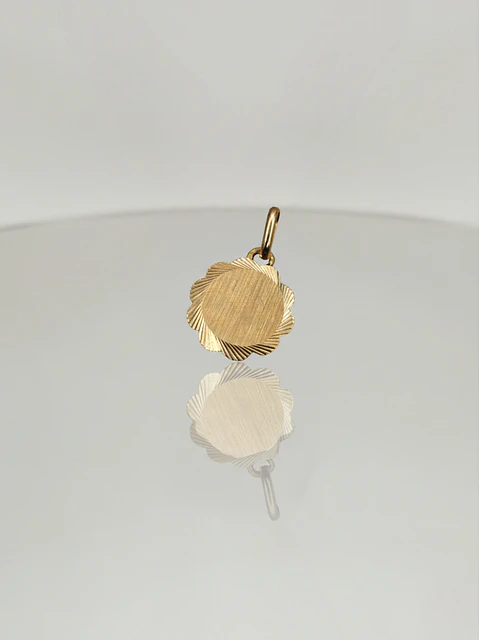 Colgante Disco Flor de Mayo Esencia Oro 18k
