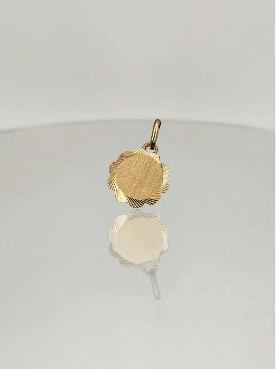 Colgante Disco Flor de Mayo Esencia Oro 18k 1