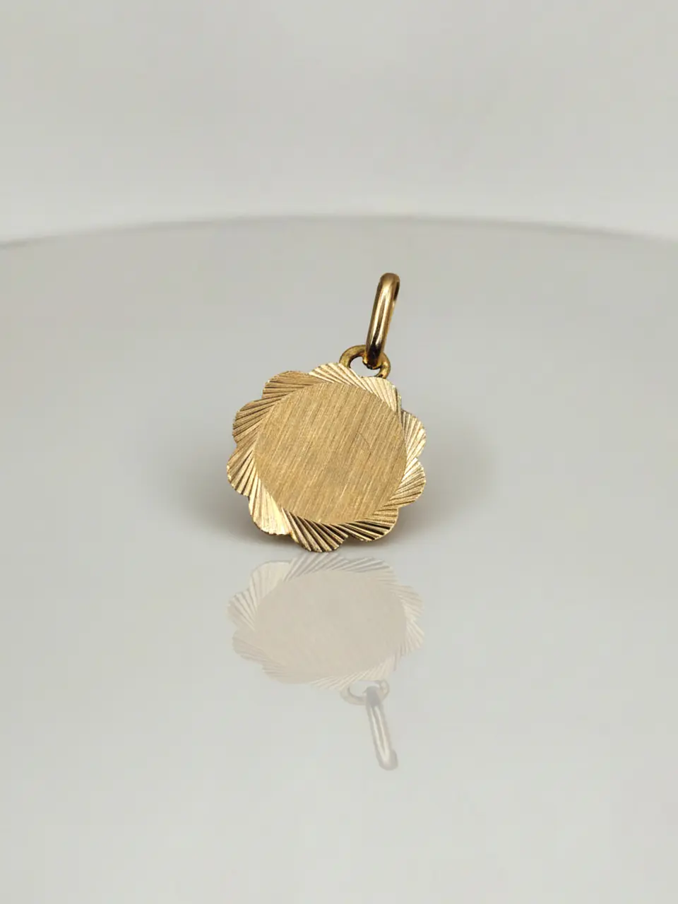 Colgante Disco Flor de Mayo Esencia Oro 18k 3