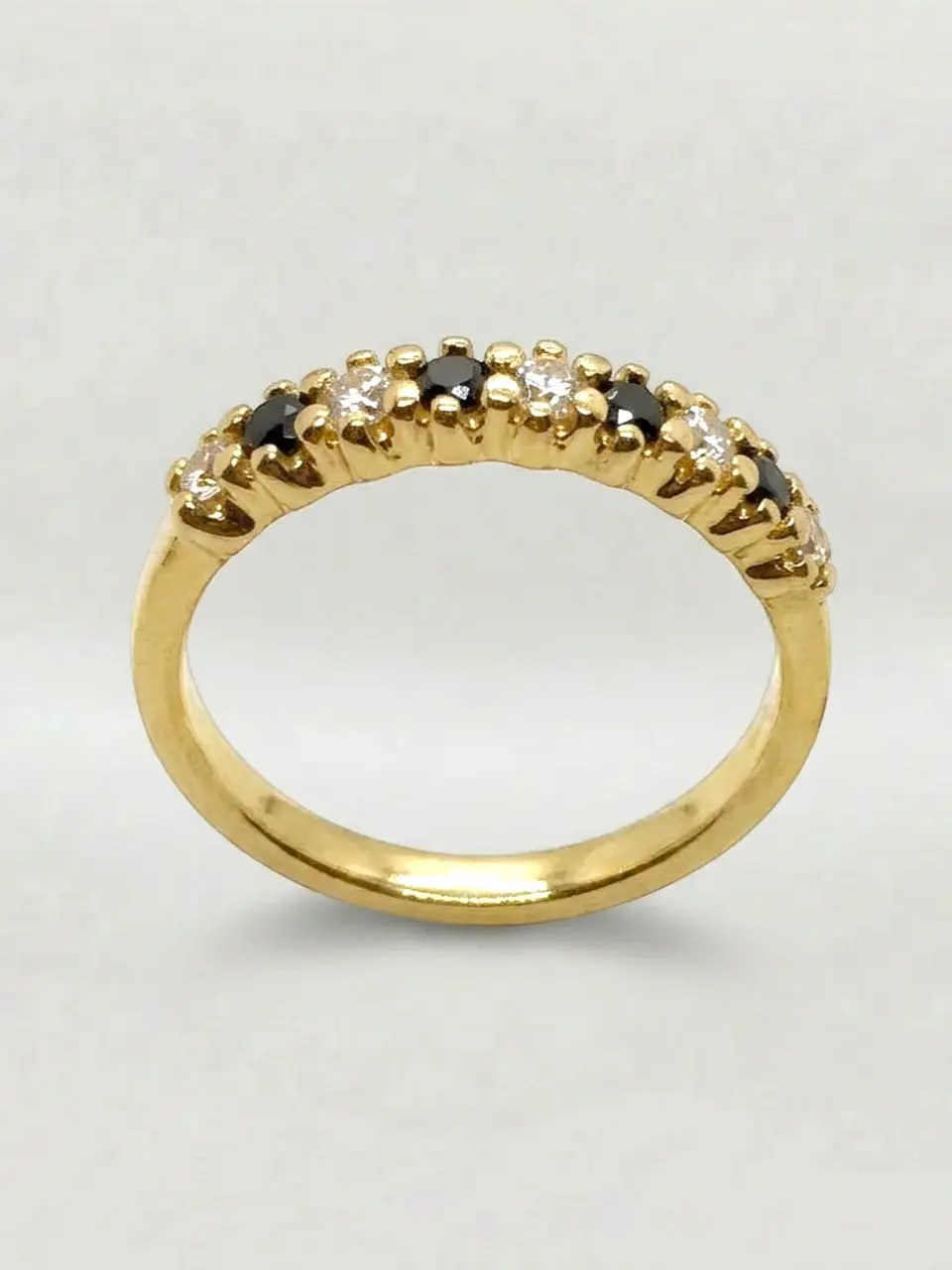 Anillo Medio Cintillo Ónix y Circón Oro 18k 1