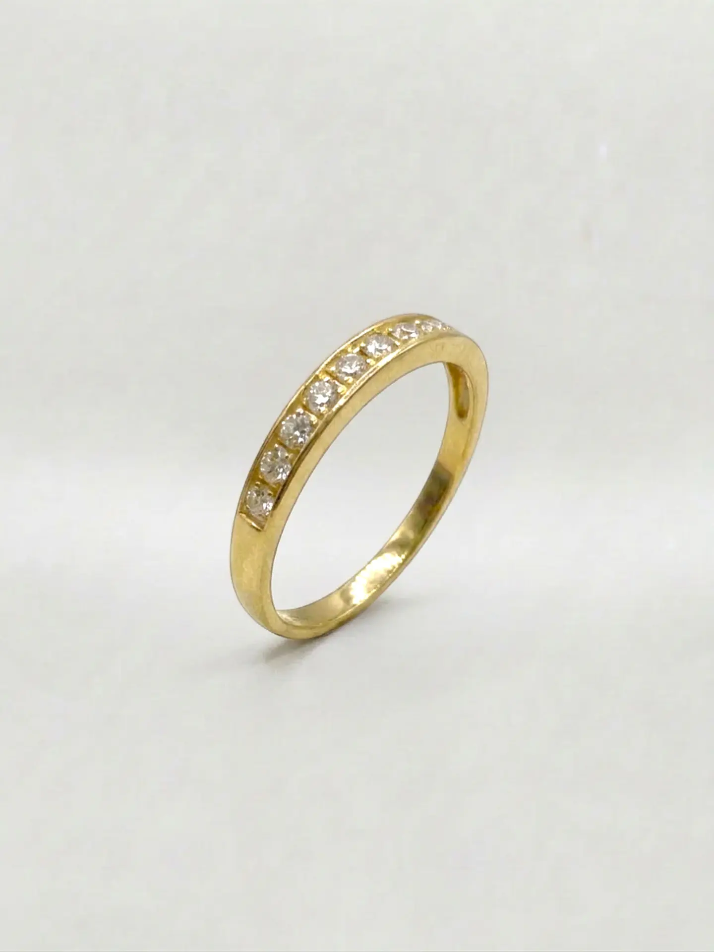 Anillo Medio Cintillo Riel de Brillo Circón Oro 18k 1