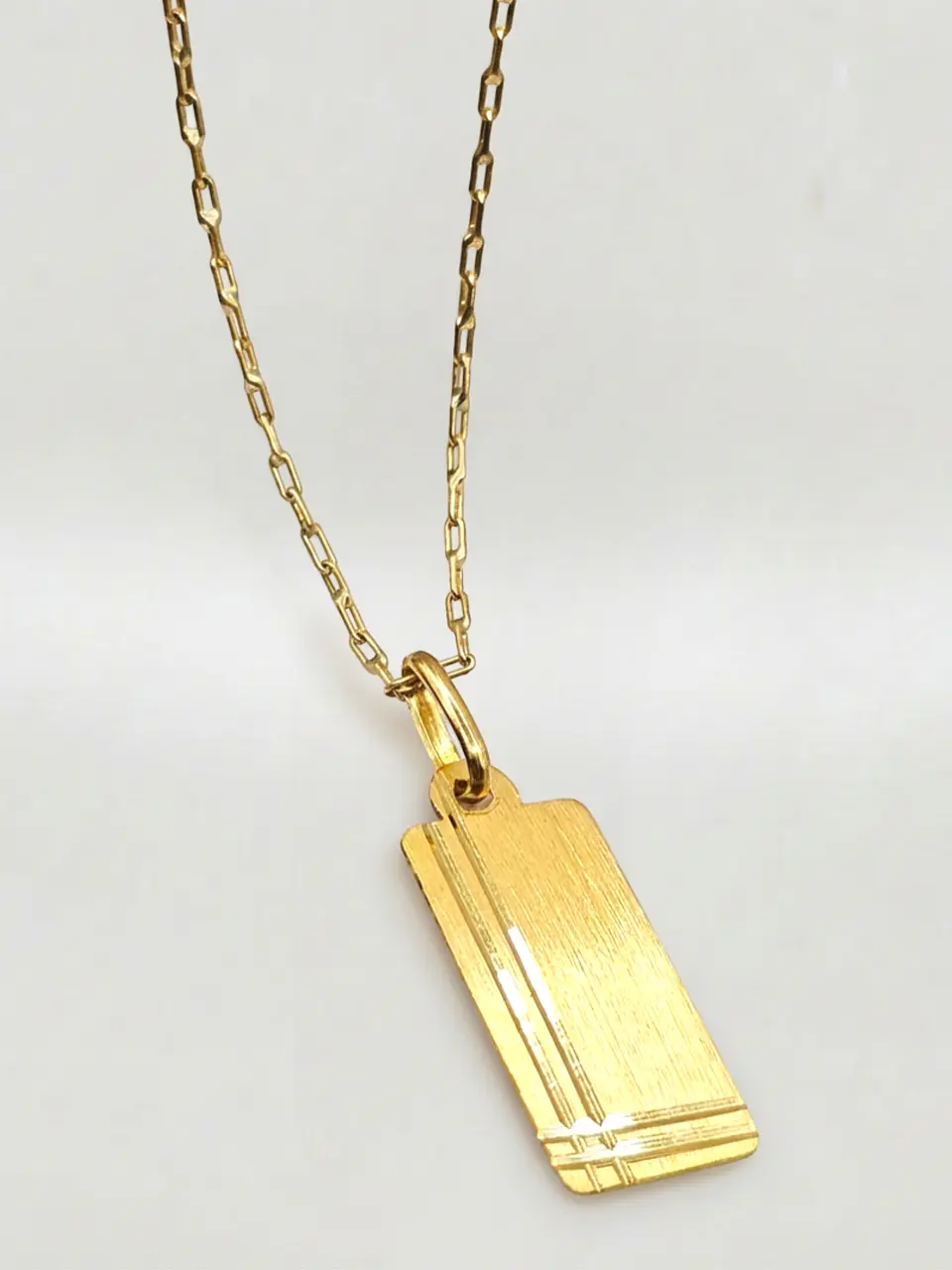 Cadena Placa Esculpida de Autor Oro 18k 3