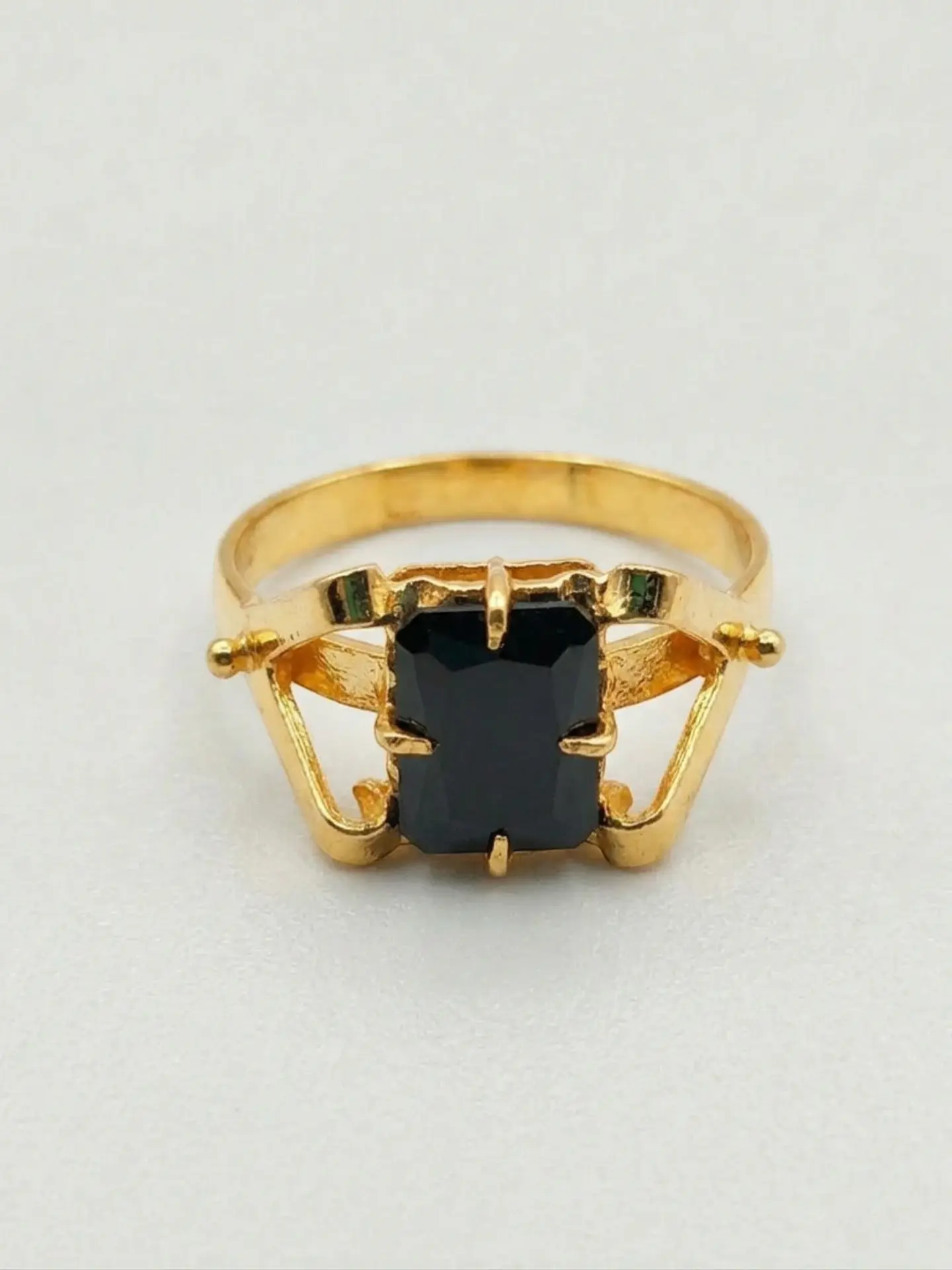 Anillo Chatón Ónix de Prestigio Oro 18k 2