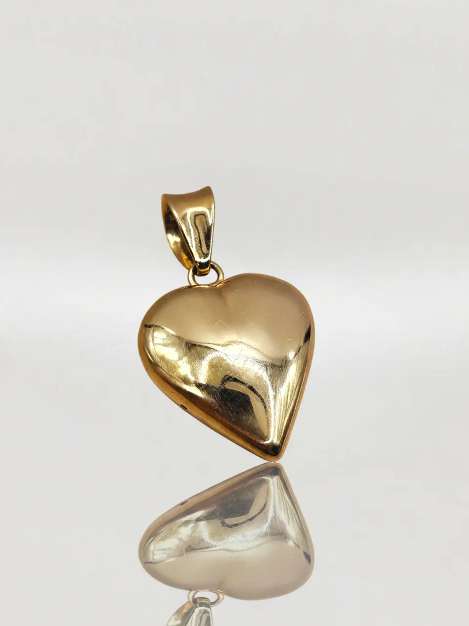 Colgante Corazón en Relieve Majestuoso Oro 18k 2