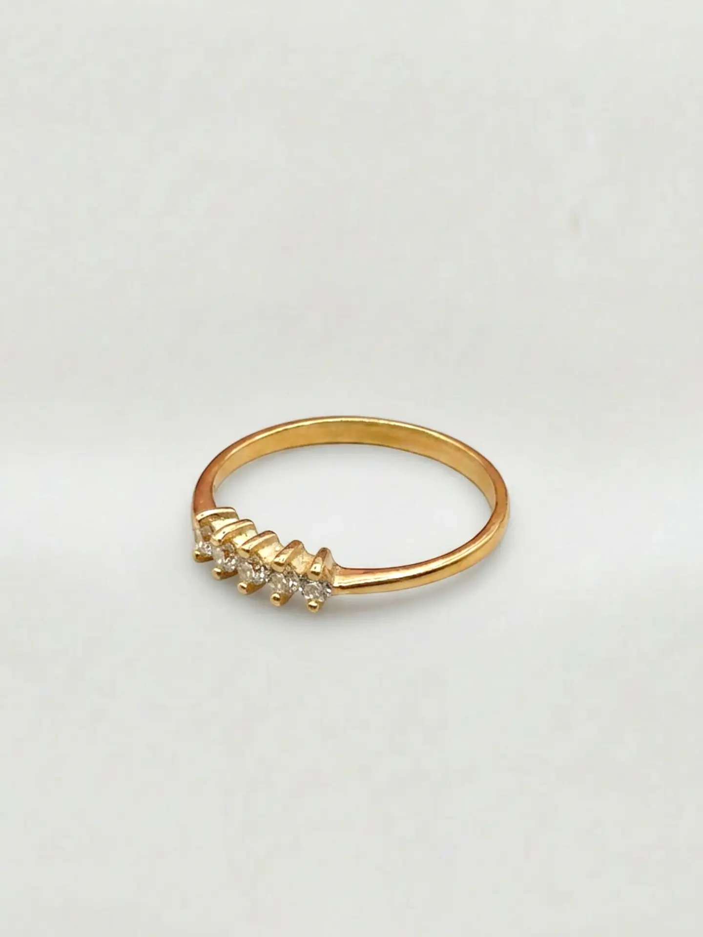 Anillo Medio Cintillo Pentálogo de Brillo Circón Oro 18k 2