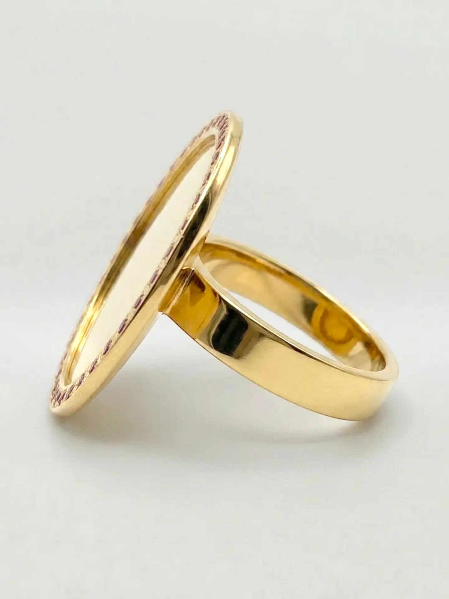 Anillo Tazo Disco de Rubíes Imperial Oro 18k 5