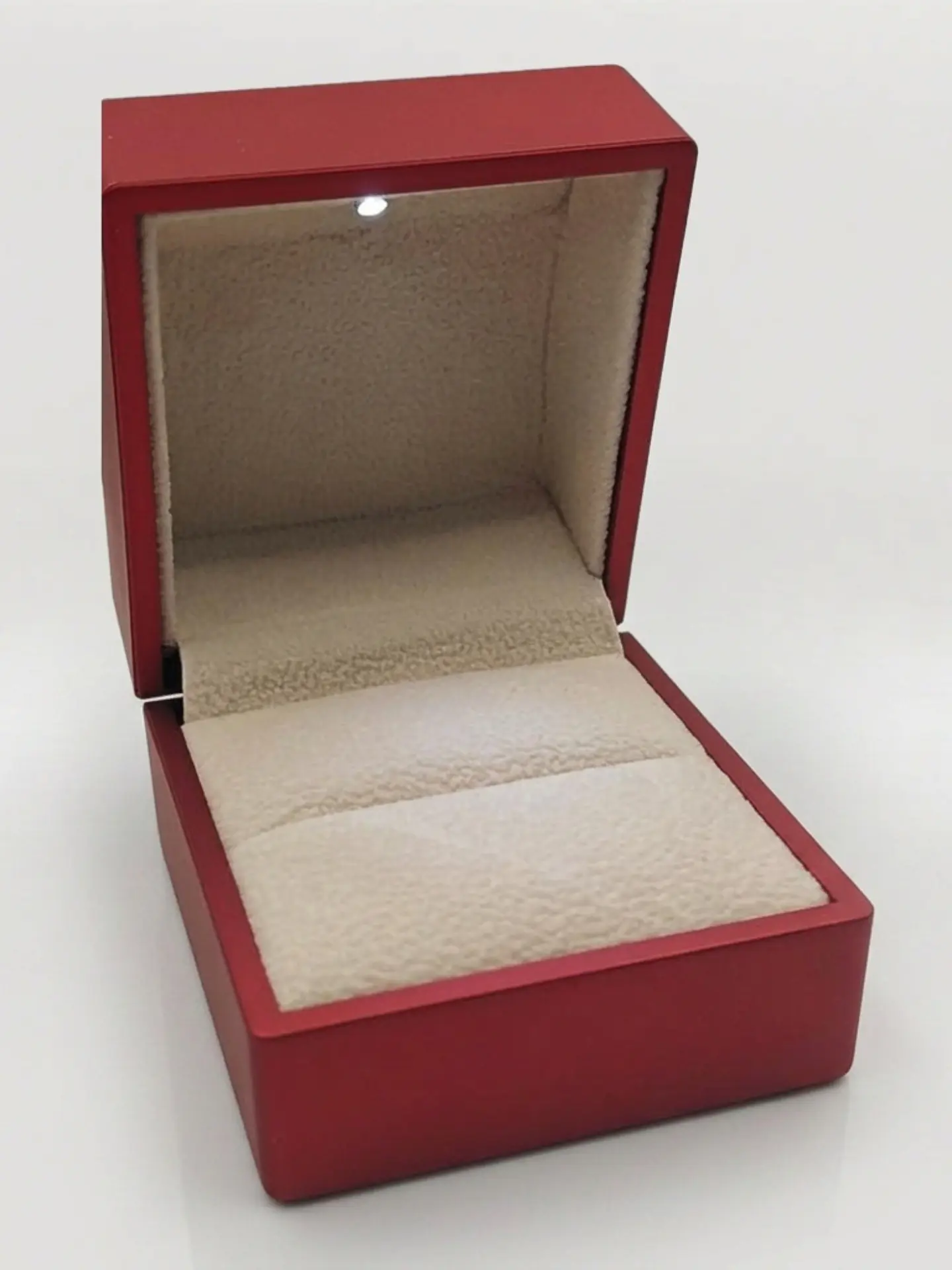 Estuche de Gala con Luz LED Roja Pasión 1