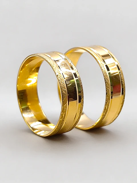 Argollas Borde Satín Mediano Oro 18k