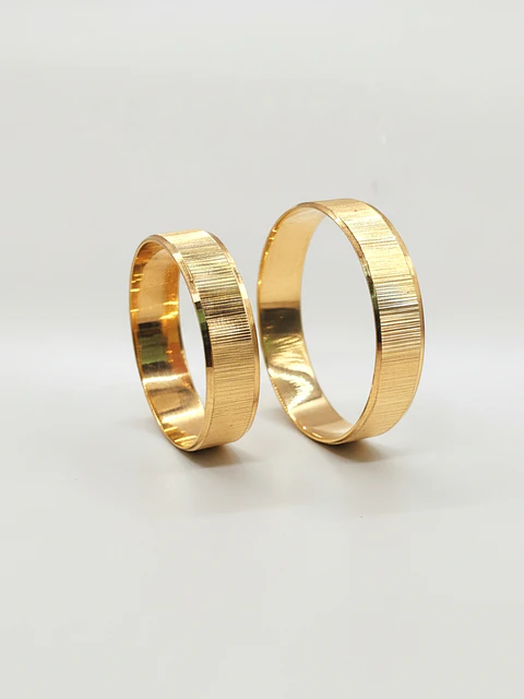 Argollas Nupciales Mil Rayas 4 mm Oro 18k