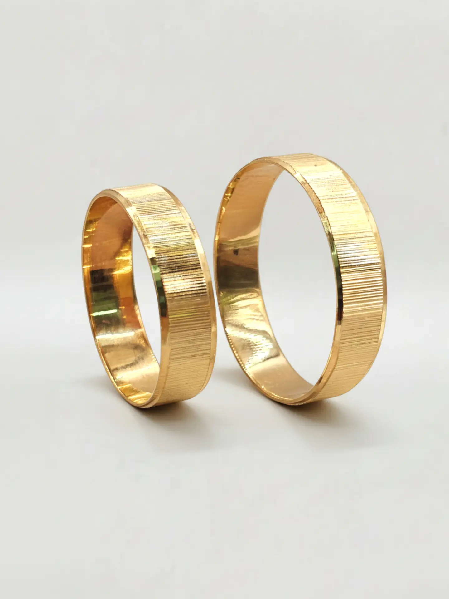 Argollas Nupciales Mil Rayas 4 mm Oro 18k 3