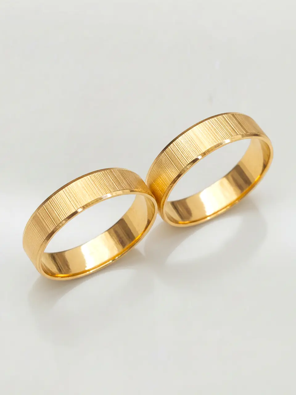 Argollas Nupciales Mil Rayas 4 mm Oro 18k 1