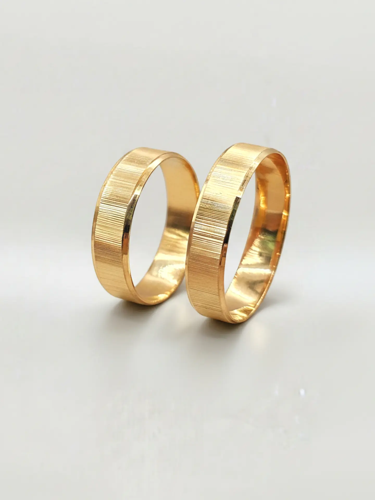 Argollas Nupciales Mil Rayas 4 mm Oro 18k 4
