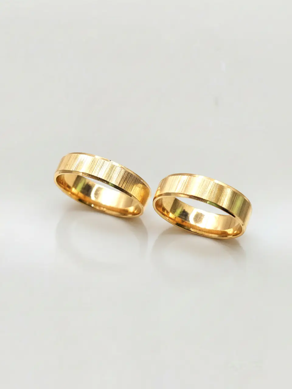 Argollas Nupciales Mil Rayas 4 mm Oro 18k 5