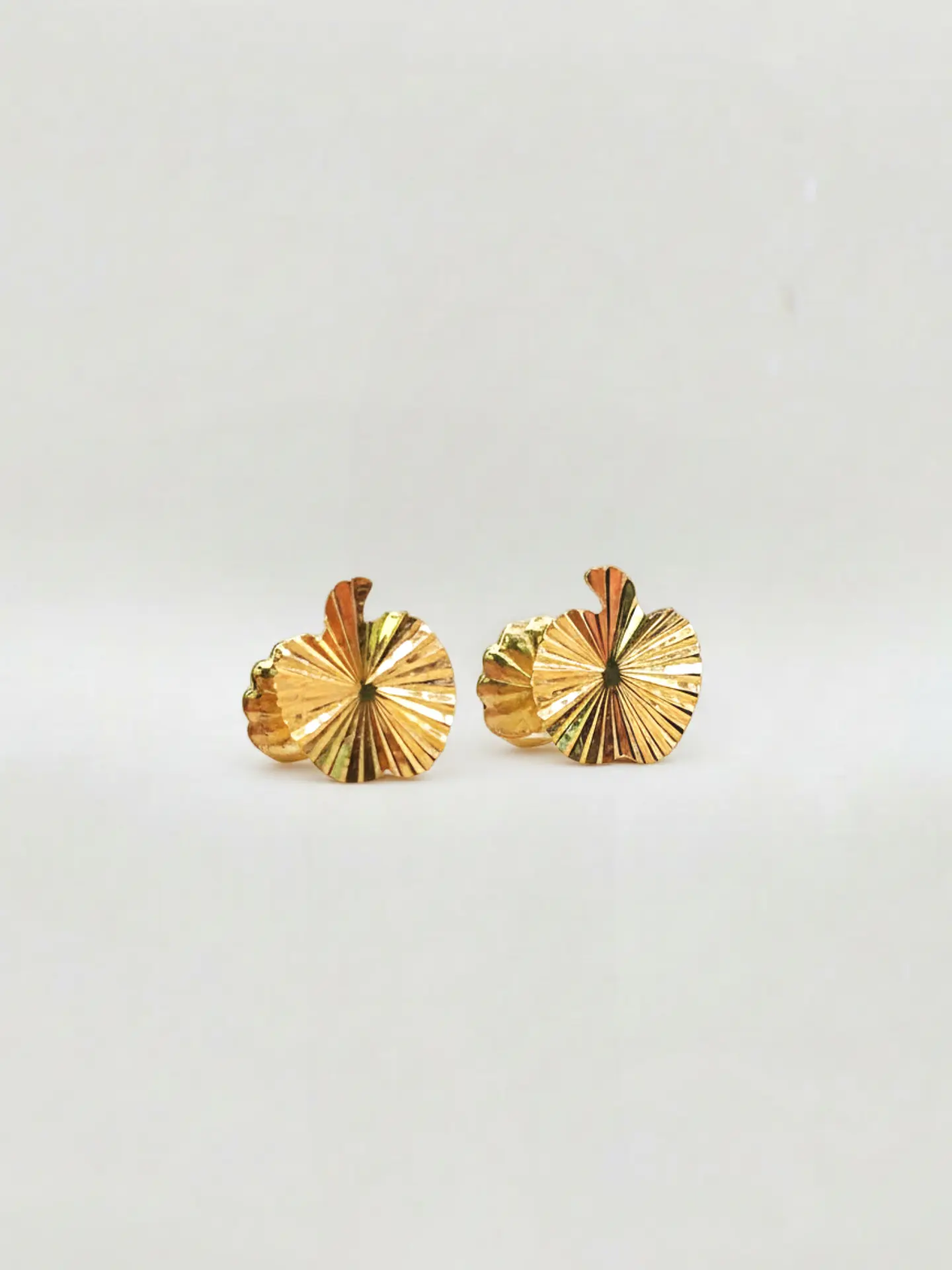 Aros Manzana de la Suerte Satín Grande Oro 18k 2