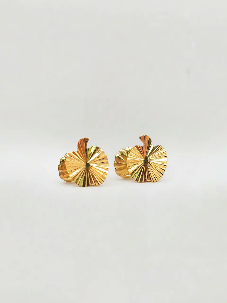 Aros Manzana de la Suerte Satín Grande Oro 18k 2