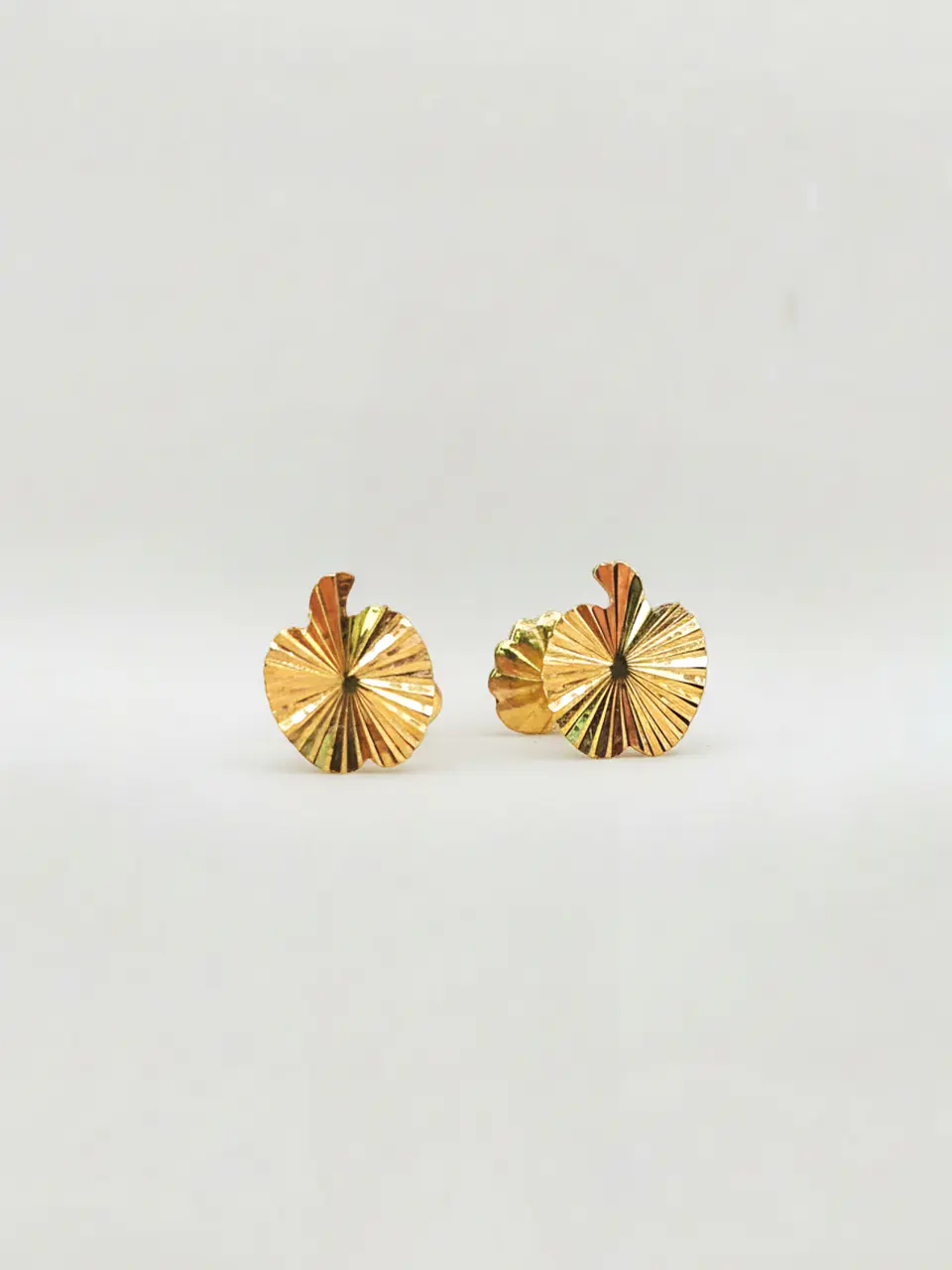 Aros Manzana de la Suerte Satín Grande Oro 18k 3