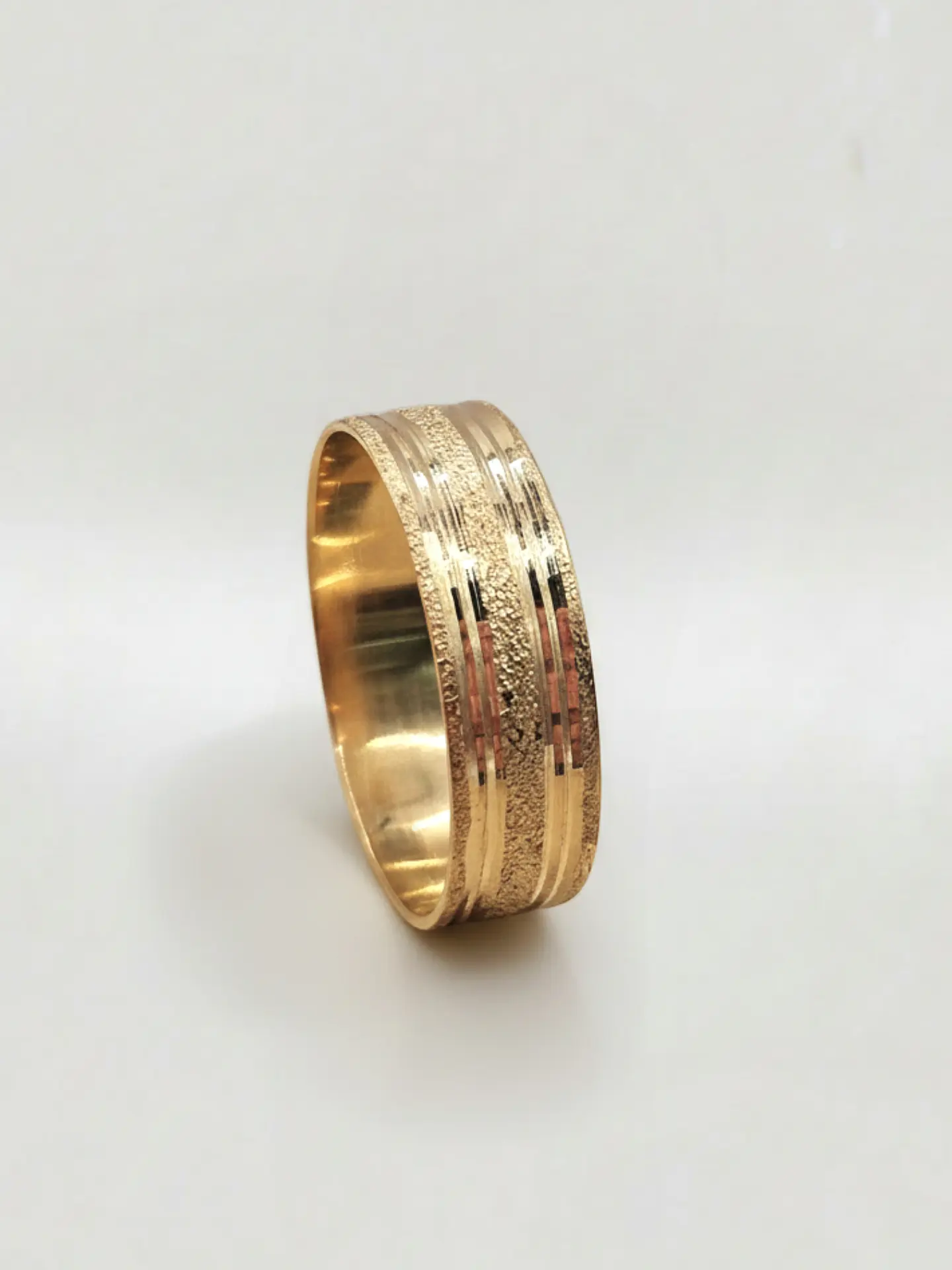 Argolla Individual Brillo de Satín Mediano Oro 18k 2